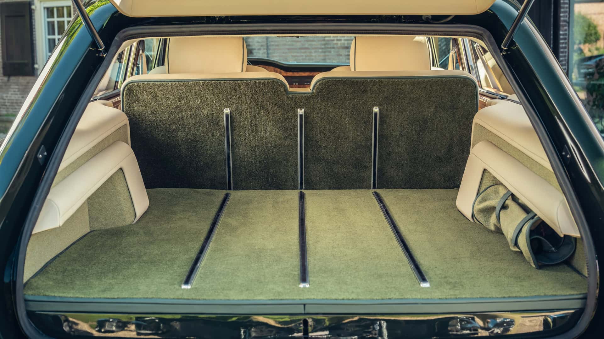 Niels van Roij Design - Rolls Royce Corniche (1981) Break de Chasse