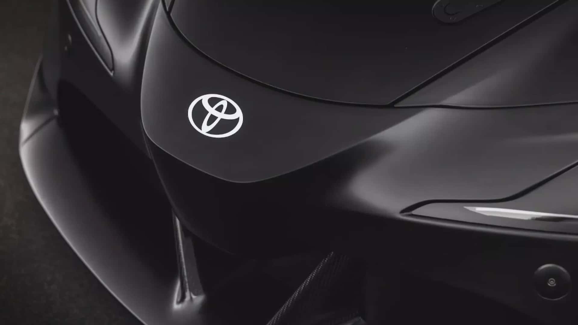 Toyota pasa de híbridos en su coche sorpresa con motor V8