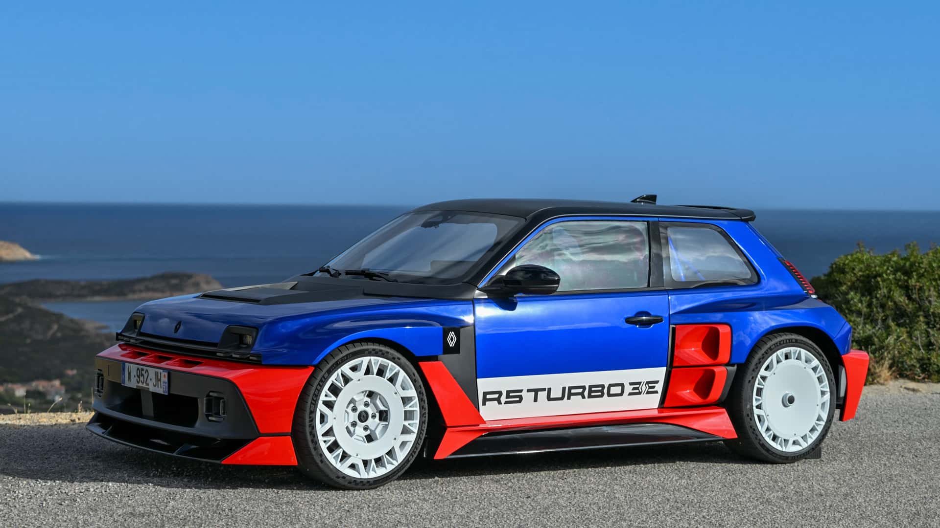 Renault 5 Turbo 3E lors du Rallye Tour de Corse