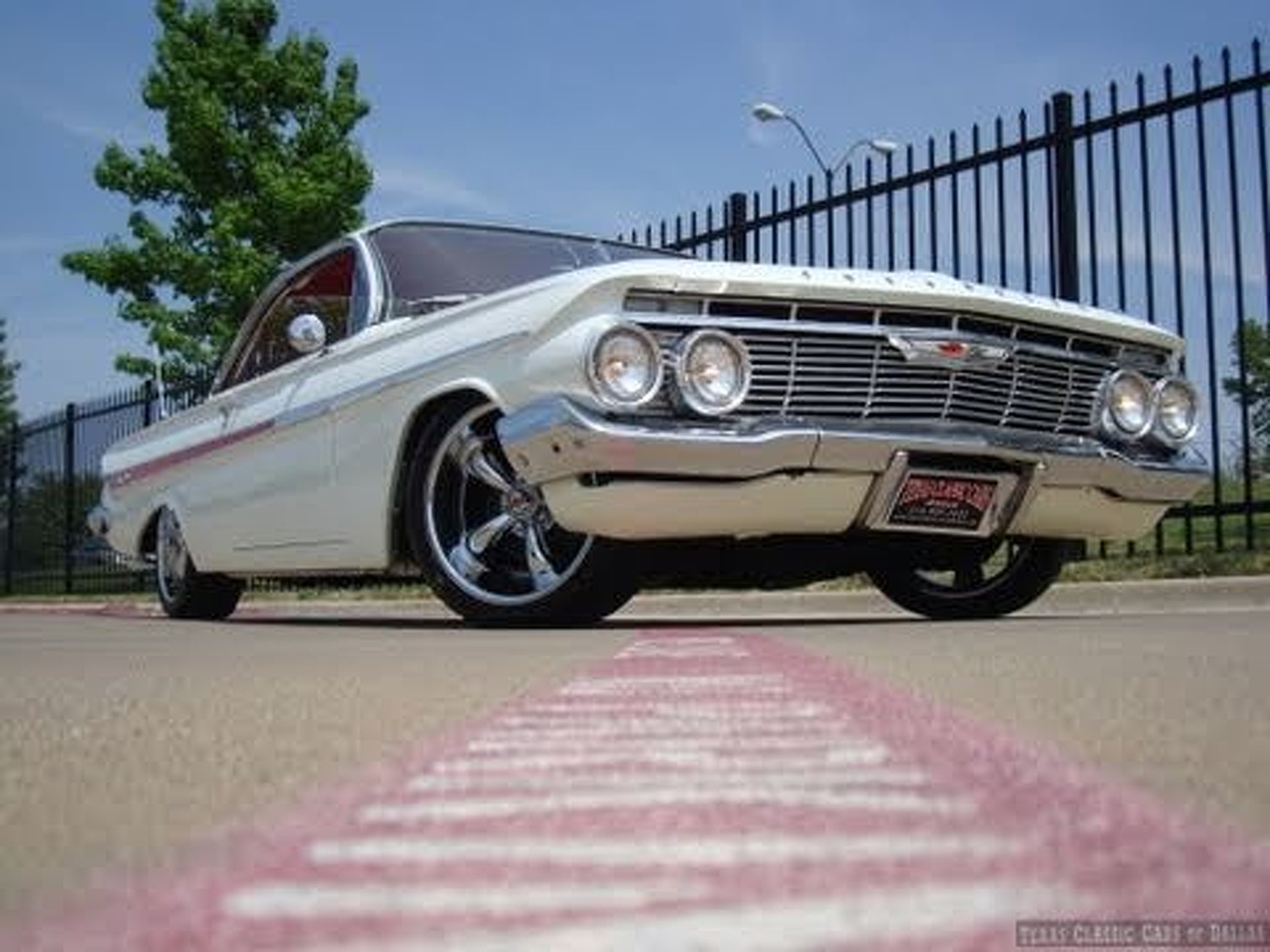 1961 Impala Bubbletop Cruizin' USA
