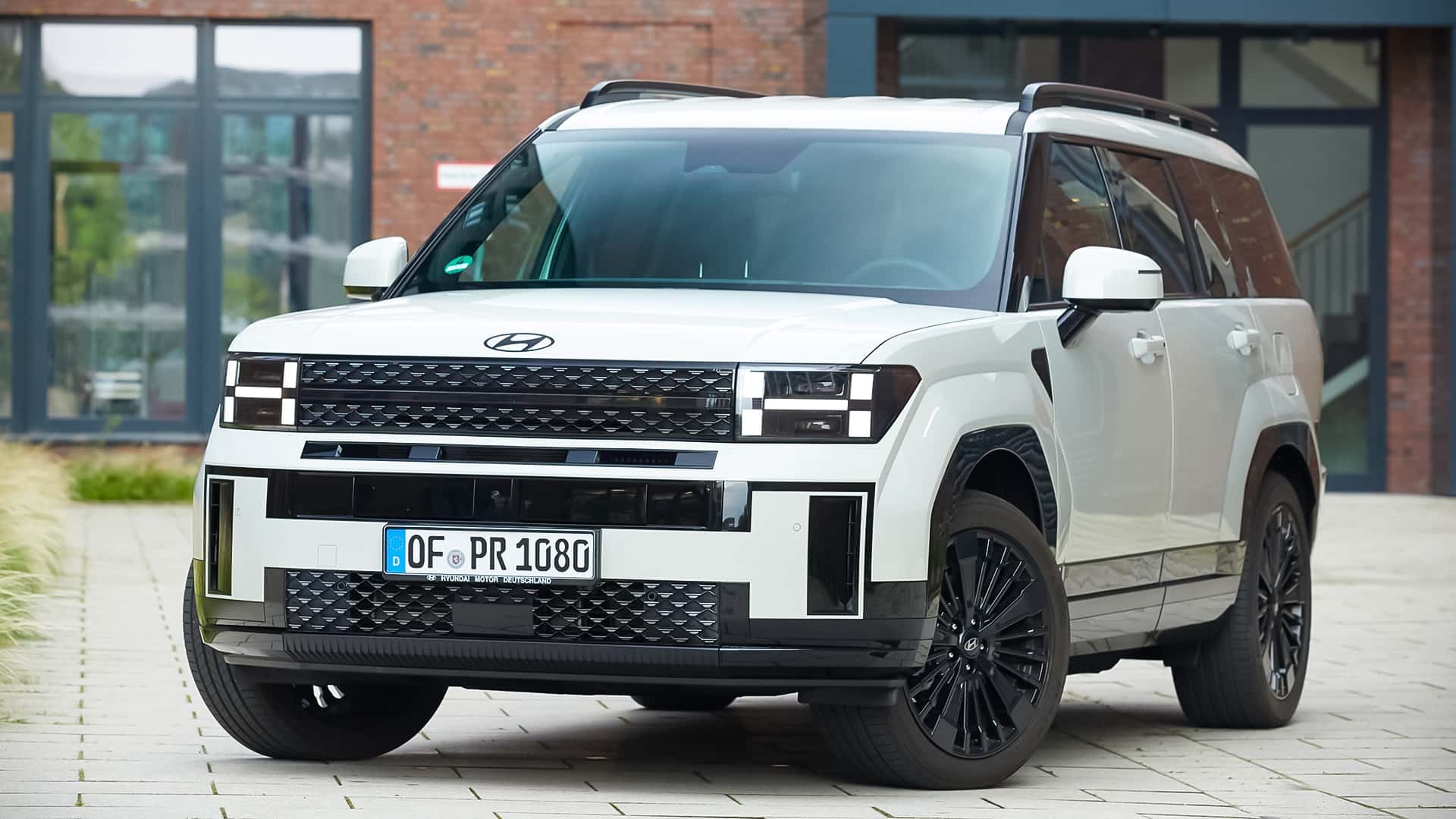 Hyundai Santa Fe Hybrid (2025)