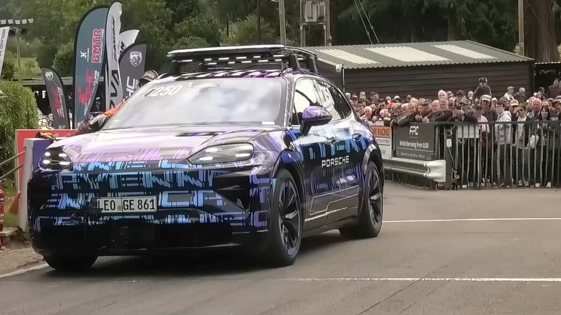 Porsche Cayenne EV Diam-diam Pecahkan Rekor