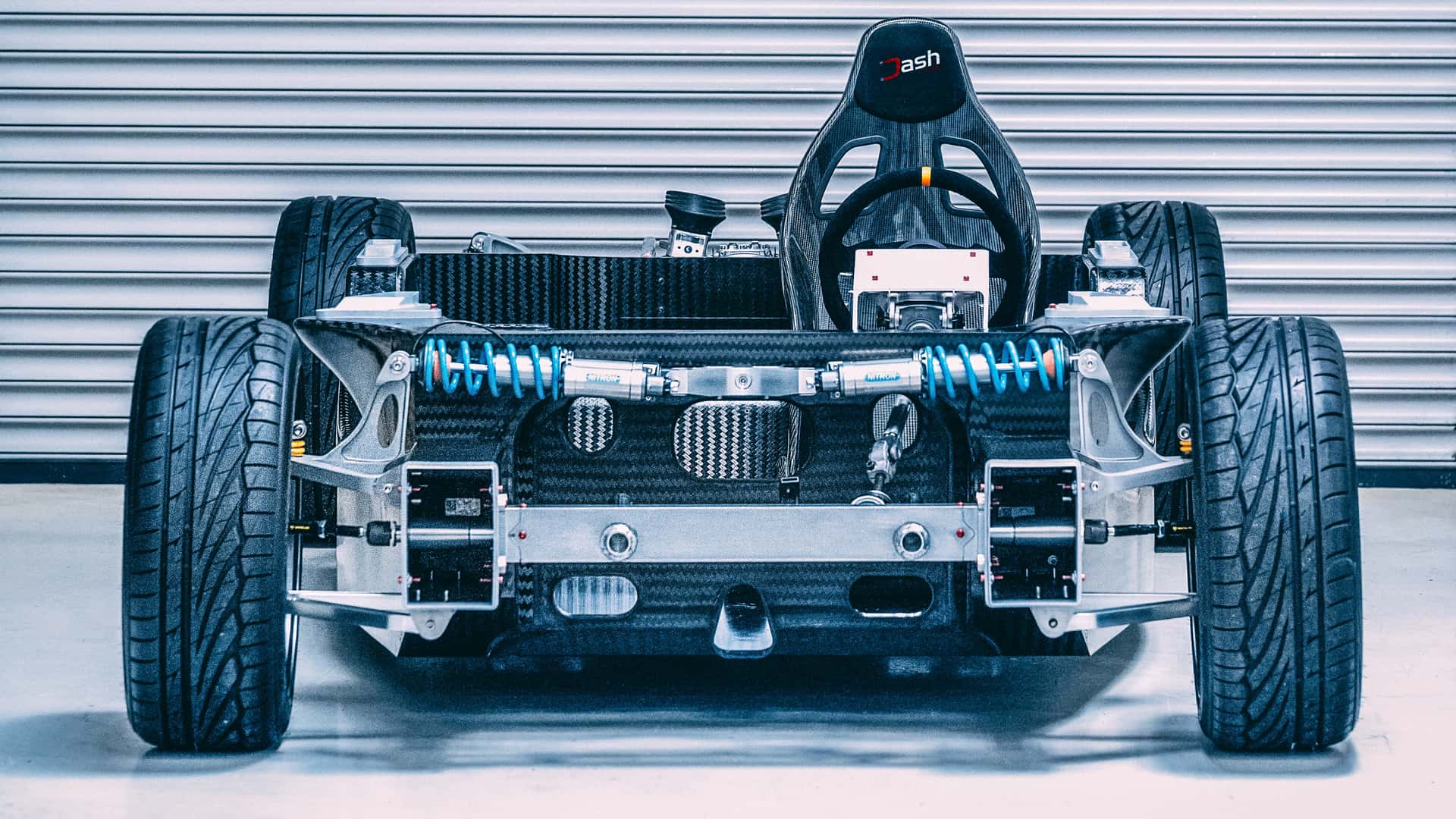 Sasis Monocoque Serat Karbon TR01 yang Dipesan Lebih Dahulu