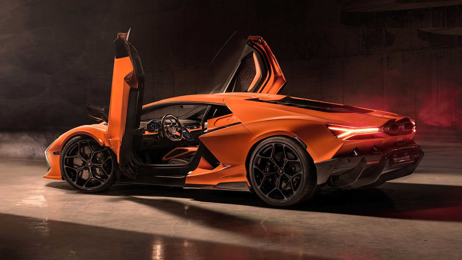 <p>Lamborghini Revuelto</p>