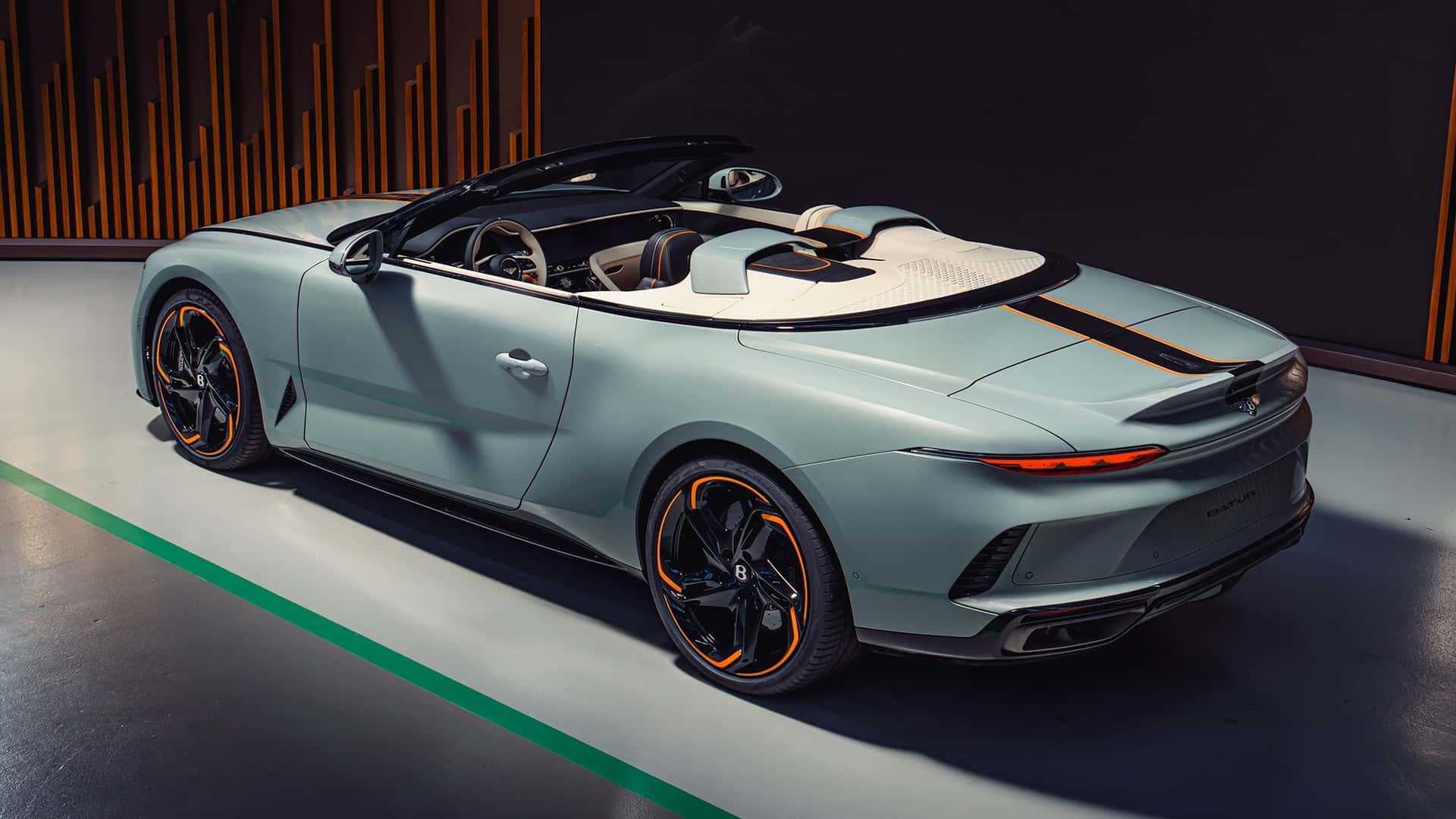 Bentley Batur Convertible oleh Mulliner