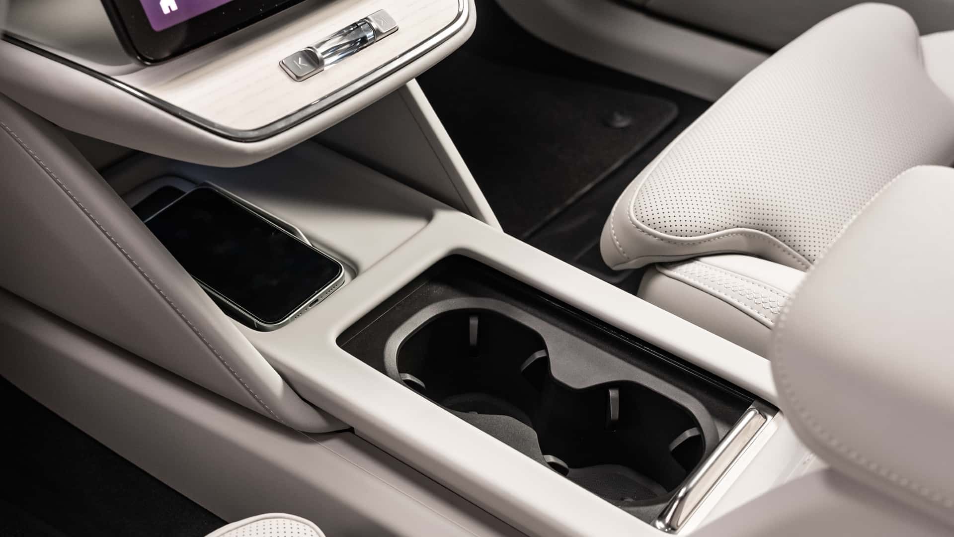 Volvo ES90 2025, interior y maletero