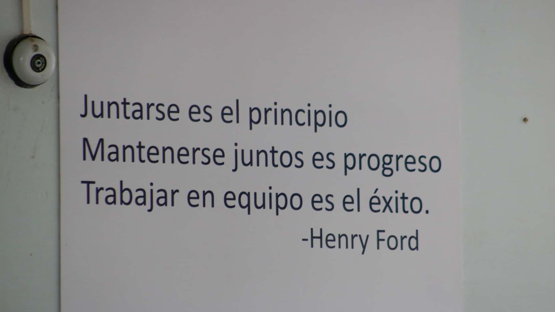 Ford re inauguró la escuela de Paso de Sapo