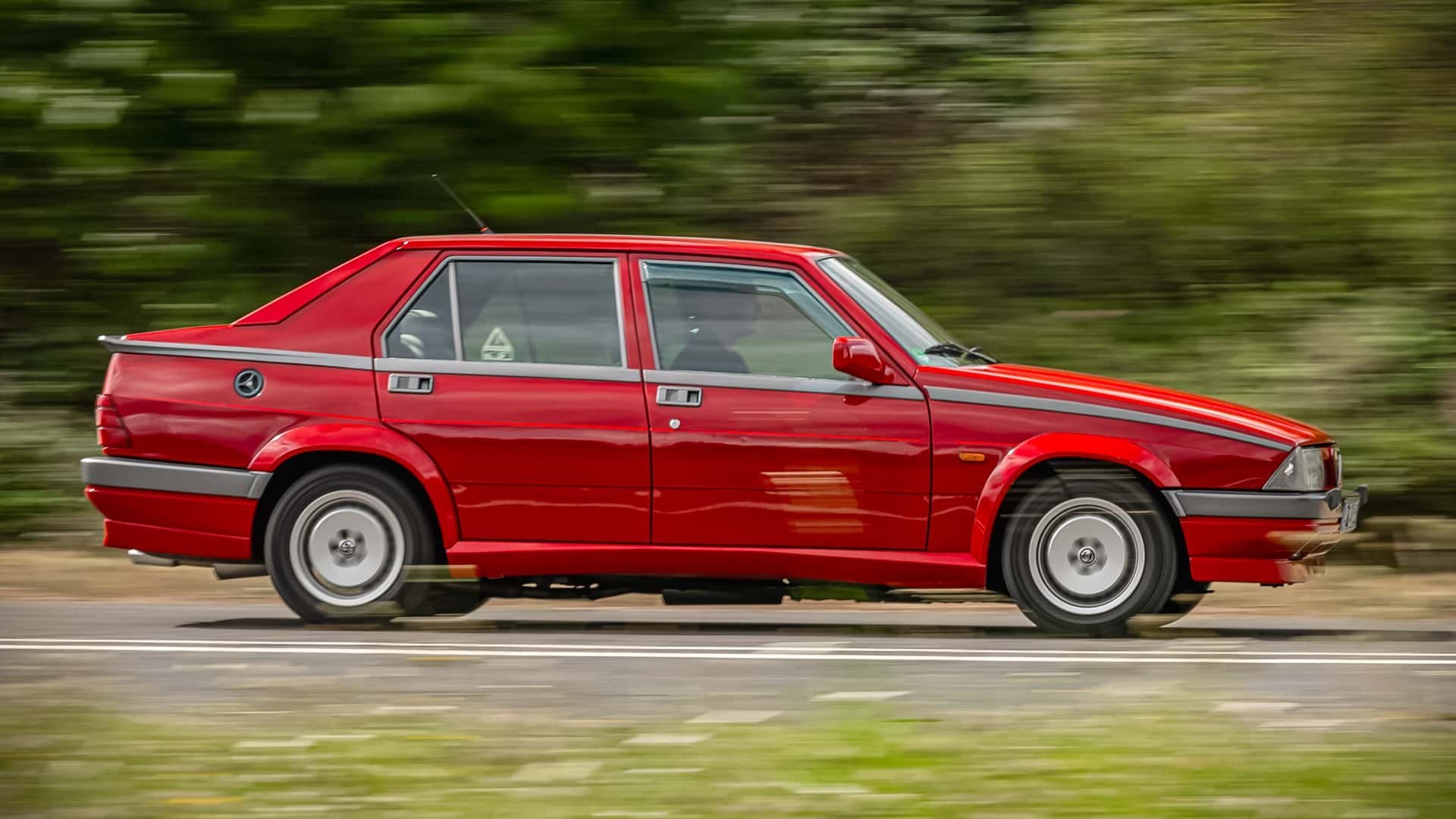 Alfa Romeo 75 (1987) 