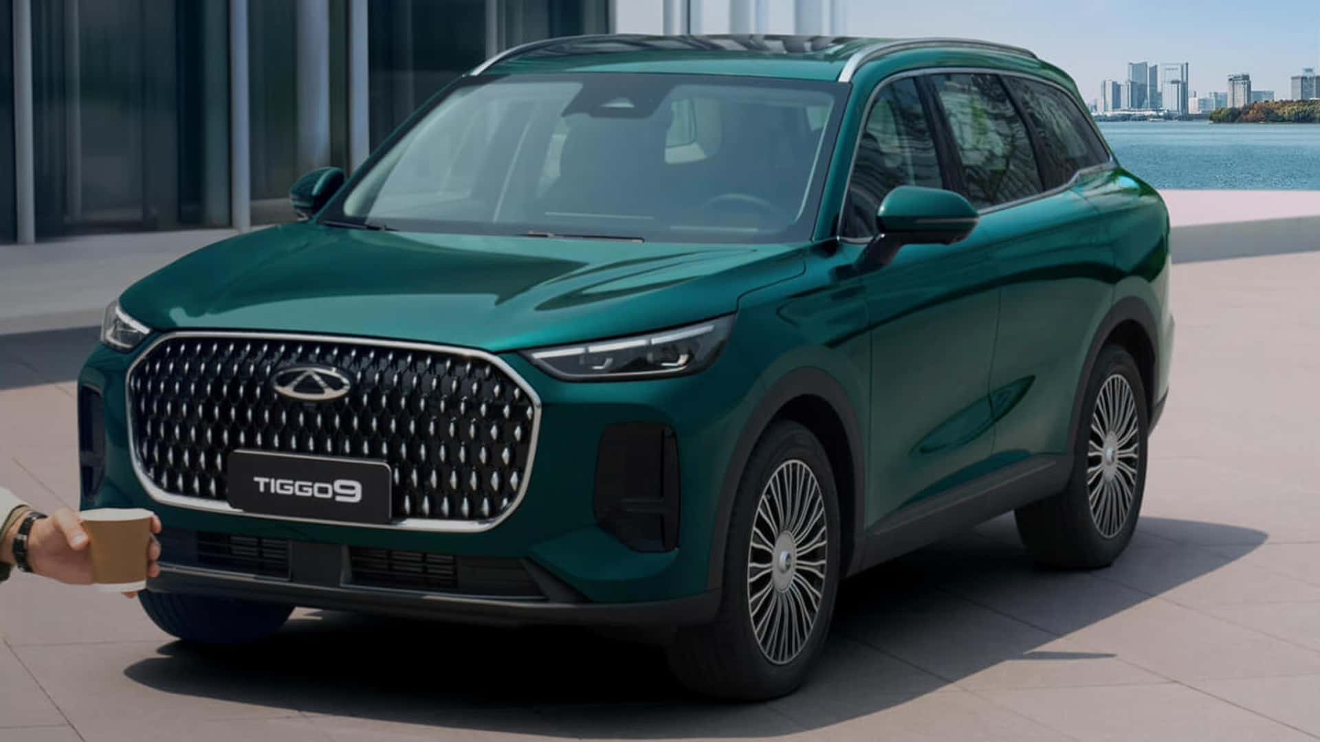 No esperes más y conoce el EBRO que quitará ventas a Audi o BMW