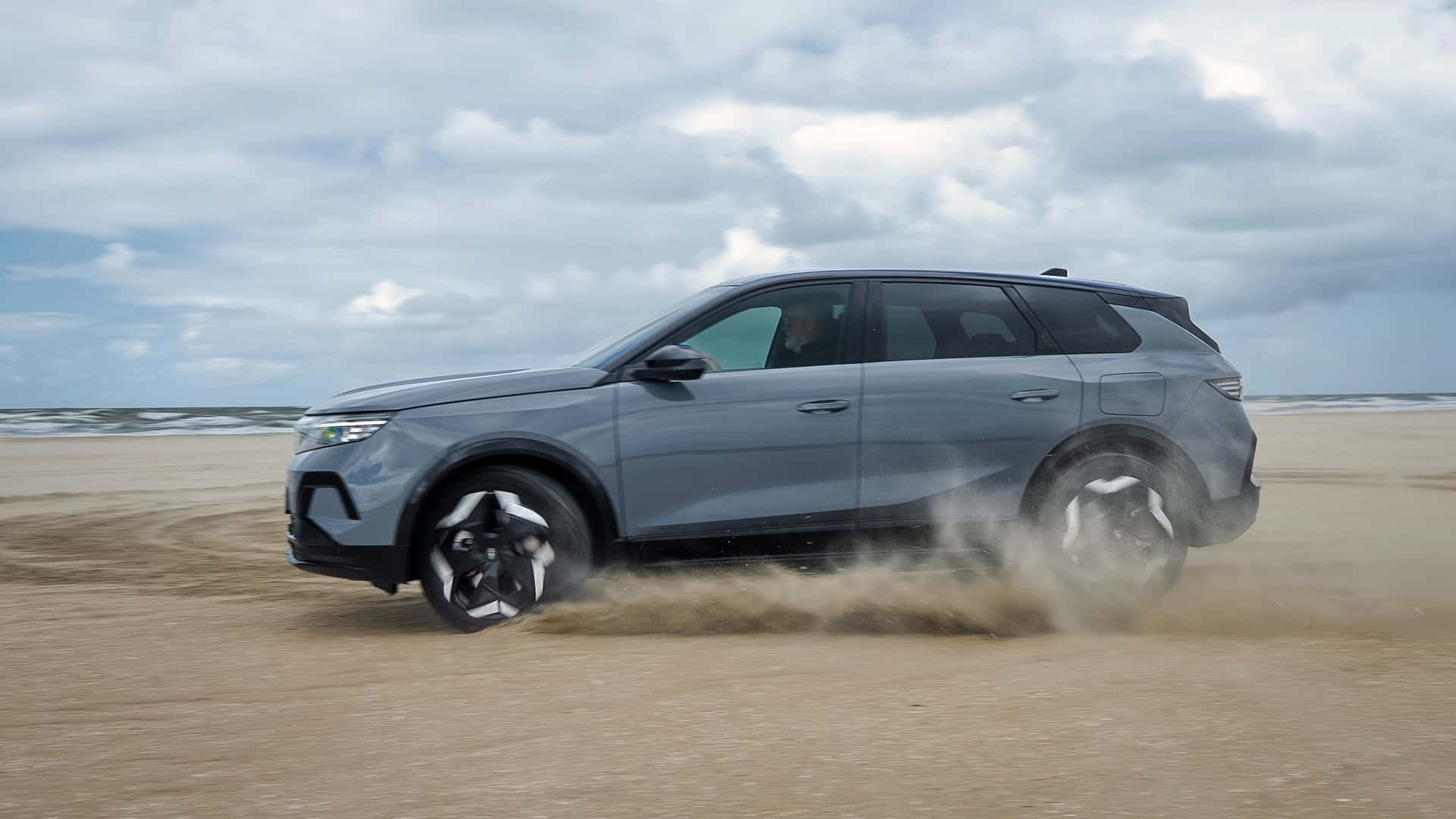 Opel Grandland Electric AWD Roadtrip Romo