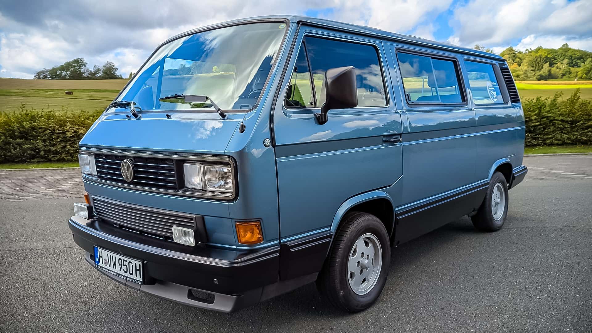 VW T3 Caravelle Carat (1990)