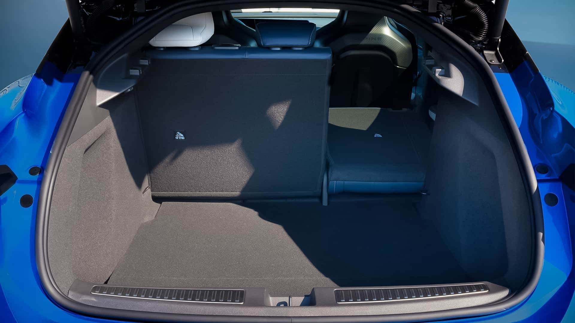 Alpine A390, Innenraum und Kofferraum