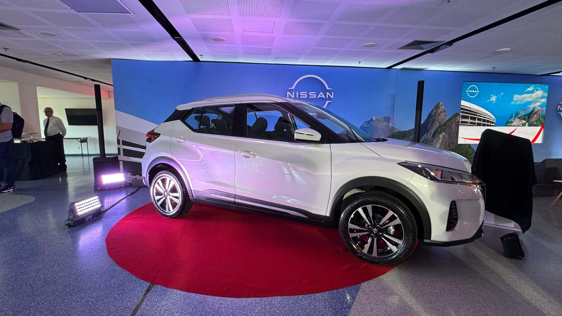Nissan Kicks Play 2026