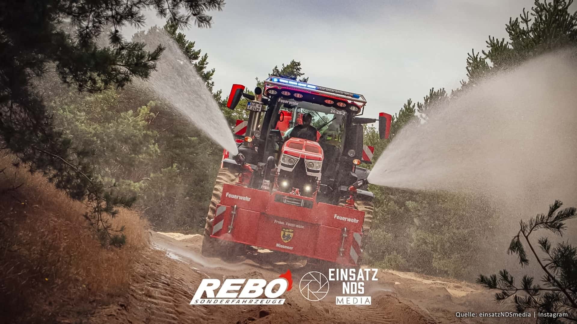 John Deere 6R 250 con módulo de camión cisterna contra incendios GTLF-V 12000