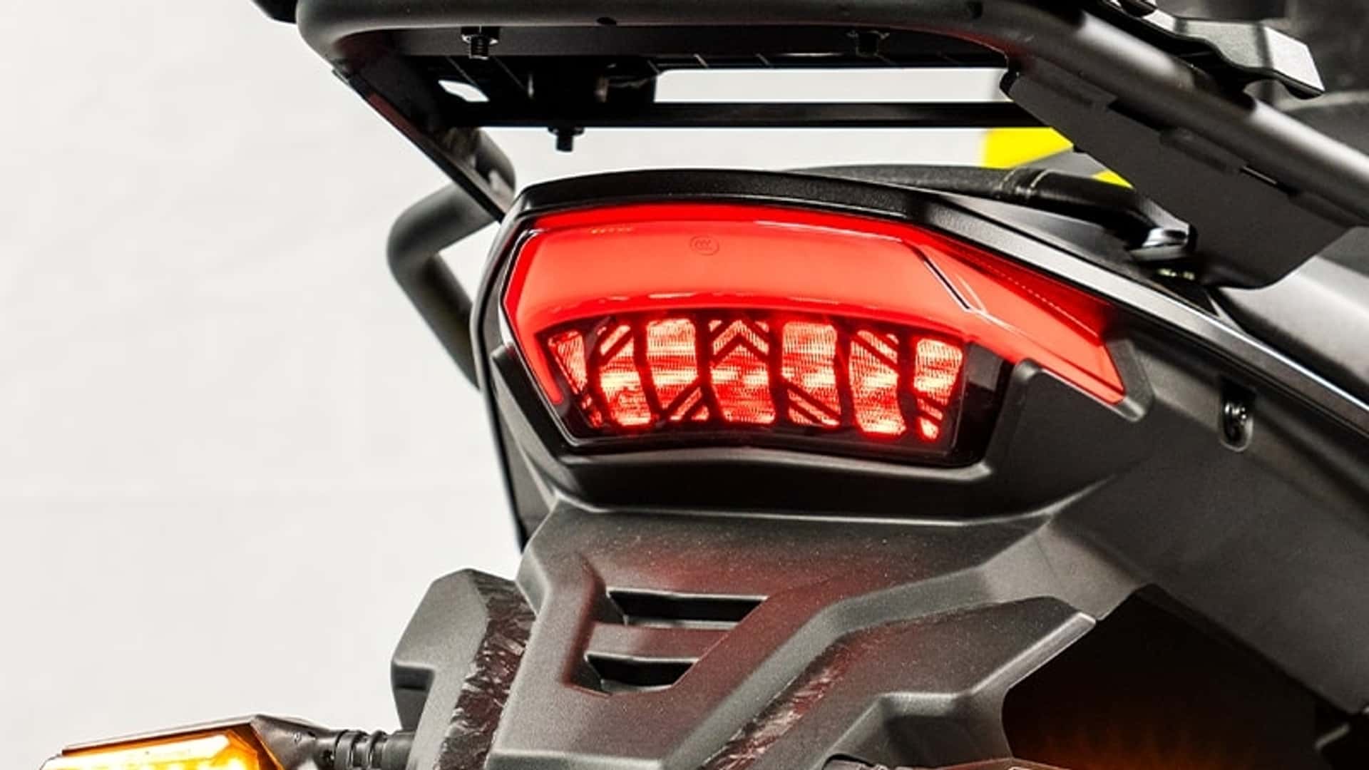 VOGE_DS800X_RALLY_DETALLES_05