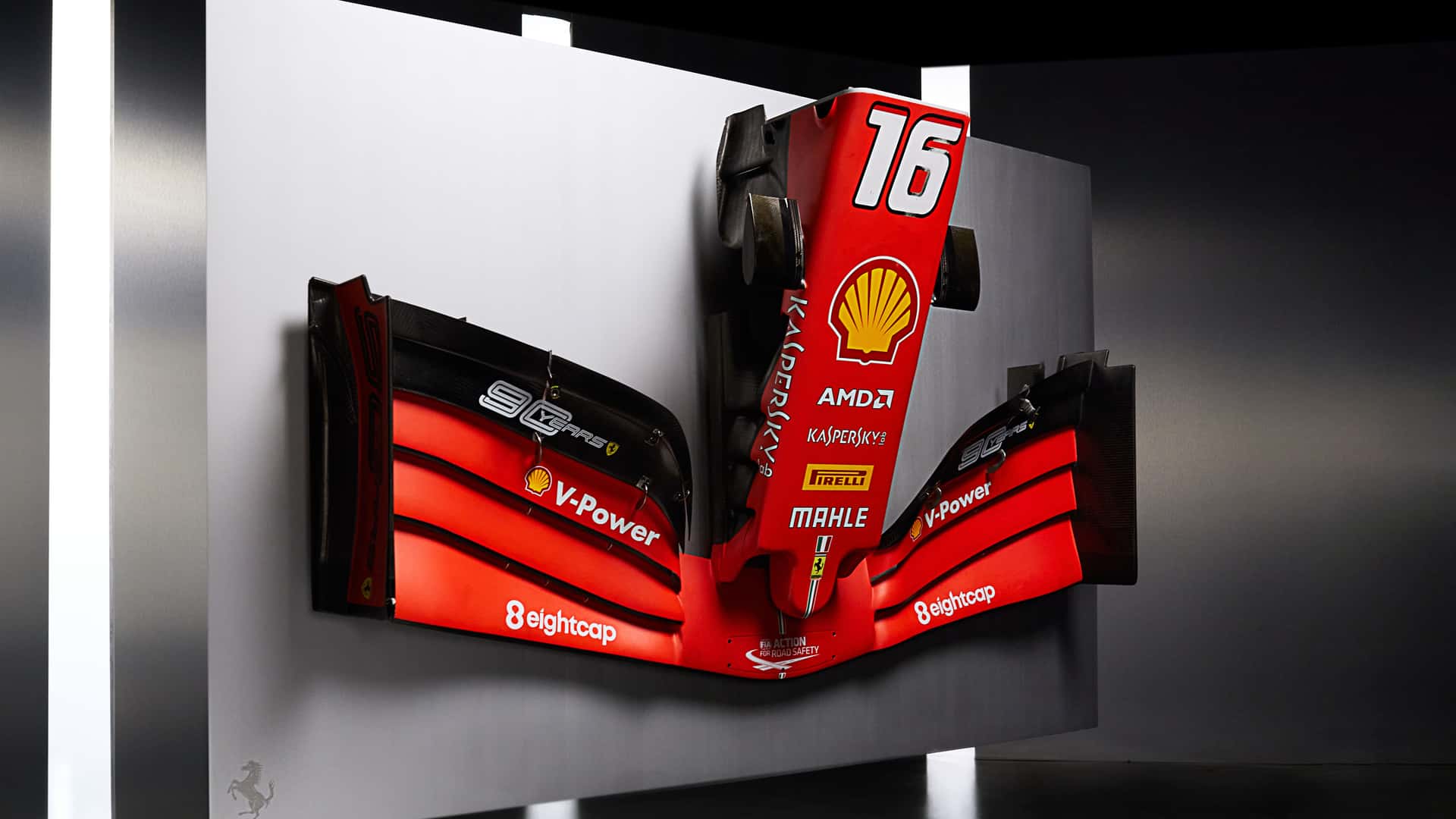 Ferrari Kini Menjual Memorabilia dari Bagian Mobil-mobilnya