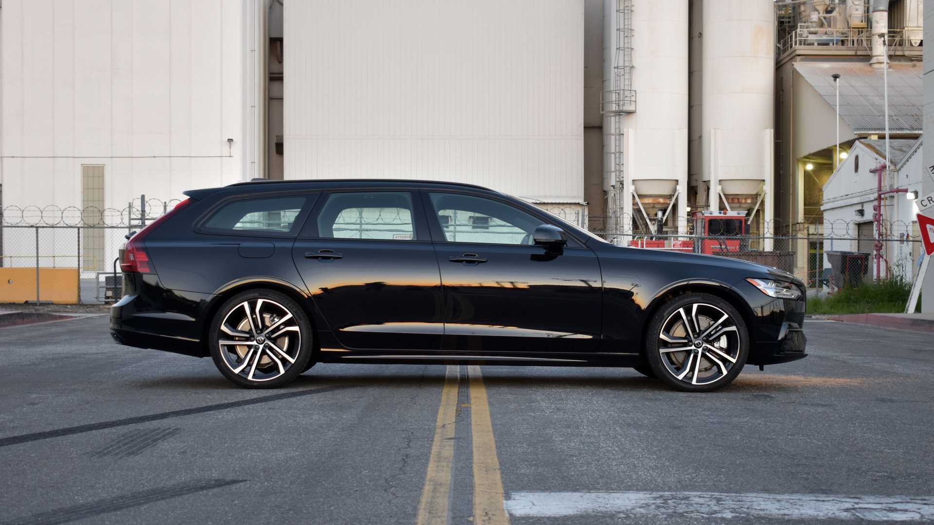 2021 Volvo V90 T6 R-Design AWD Exterior Side Profile