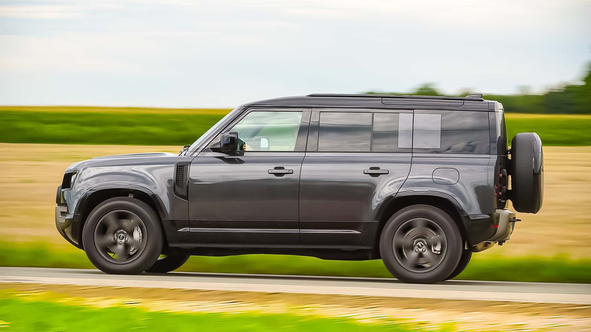 Land Rover Defender 110 P300e (2025) im Test