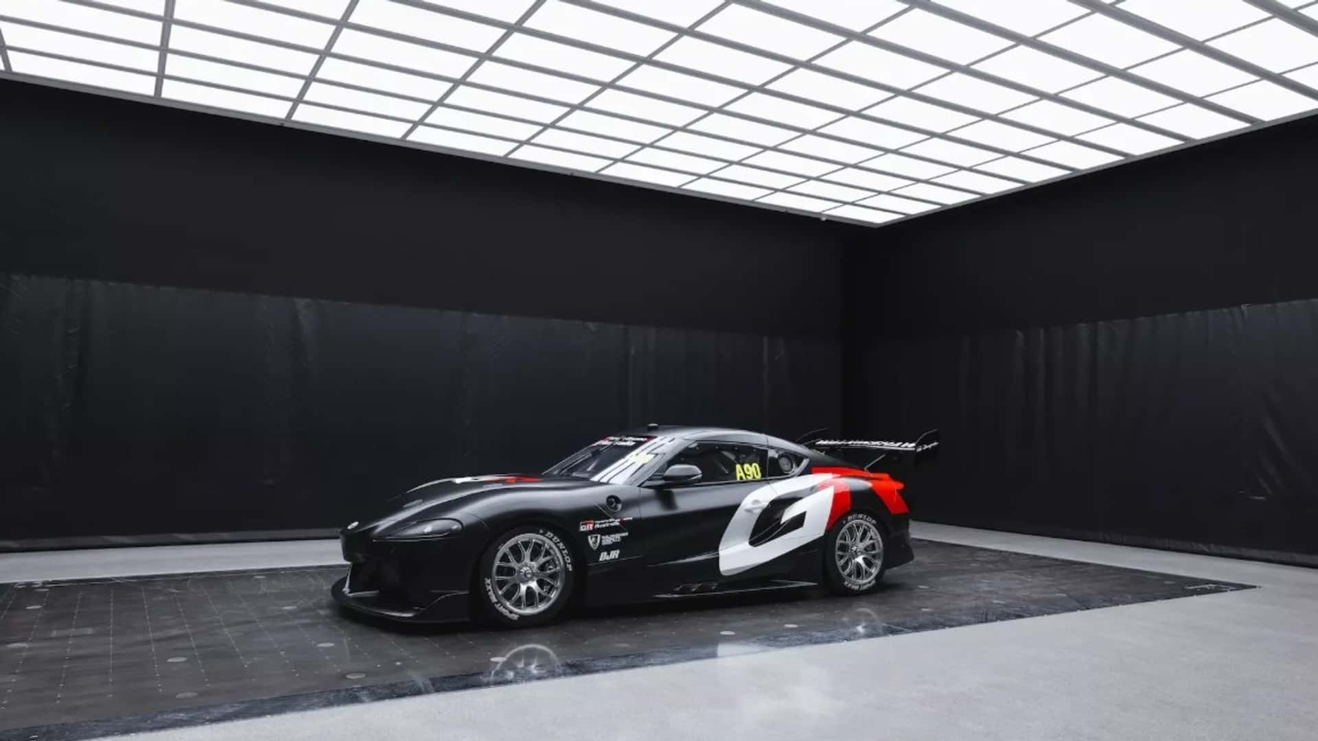 Toyota présente la GR Supra V8 pour le championnat Supercars australien (+vidéo)