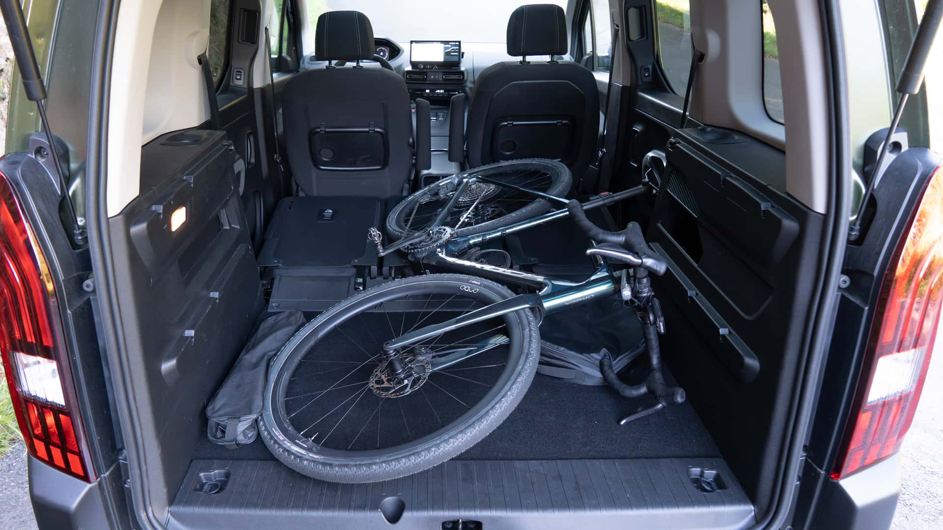 Peugeot e-Rifter: viaje Madrid - Finisterre en furgoneta eléctrica