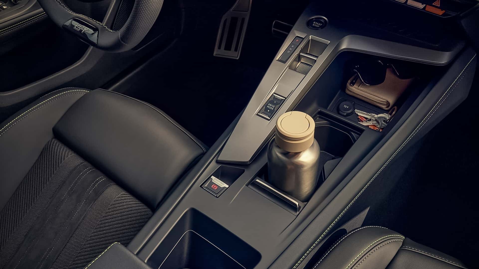 Restyling, intérieur et coffre de la Peugeot 308