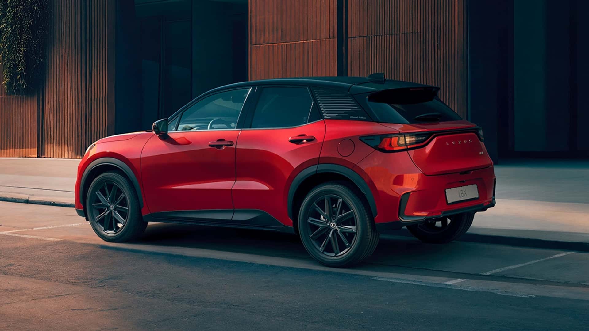 Lexus LBX Vibrant Edition 2025