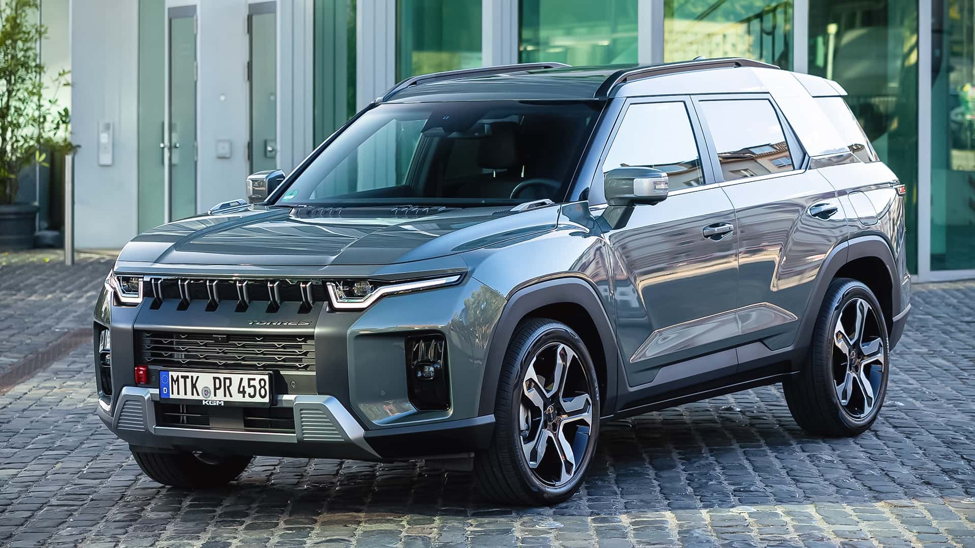 KGM Torres Hybrid 2025