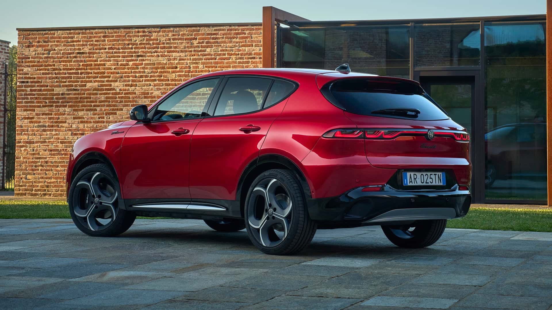 2026 Alfa Romeo Tonale Belakang 3/4