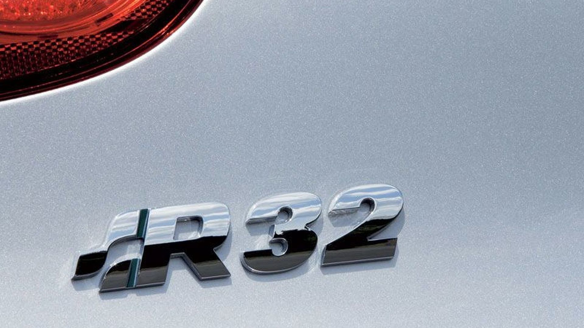 New Volkswagen Golf R32