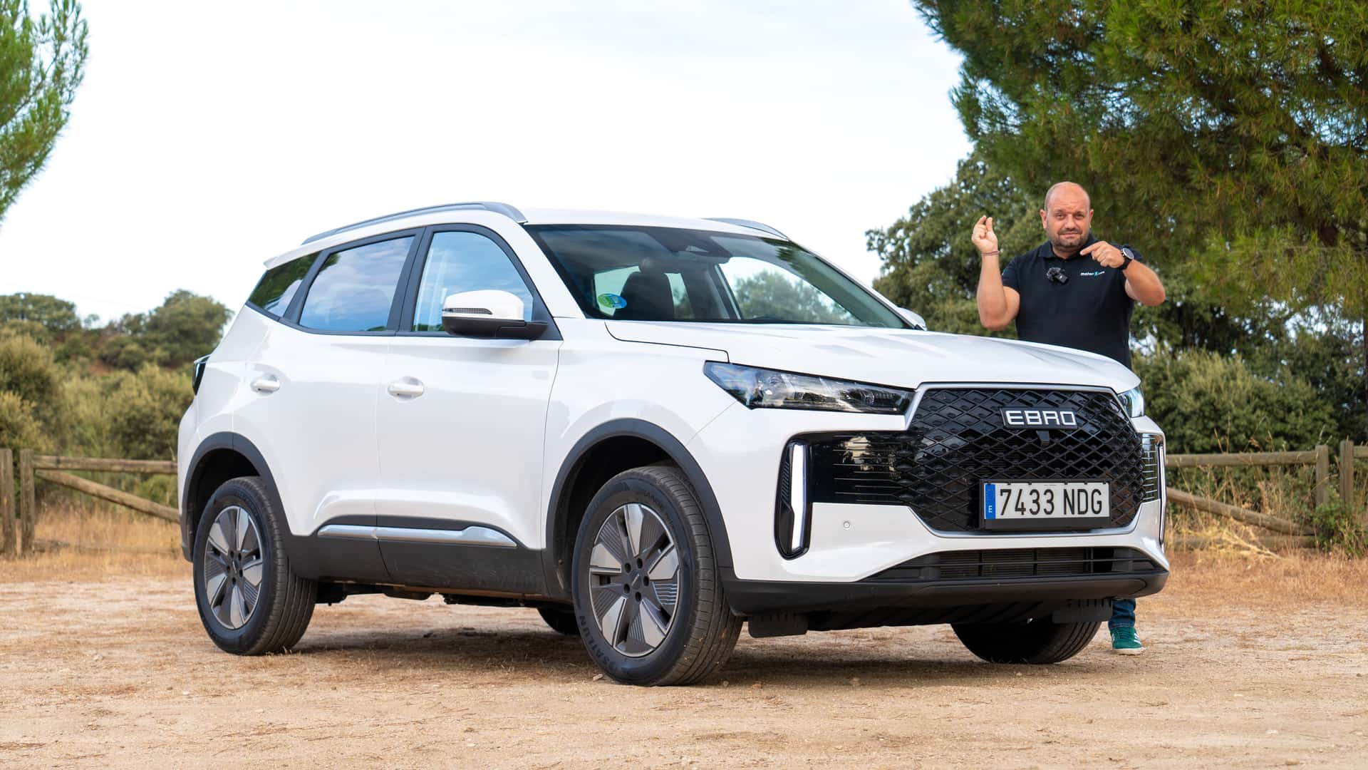 EBRO s400, al volante del SUV híbrido compacto español