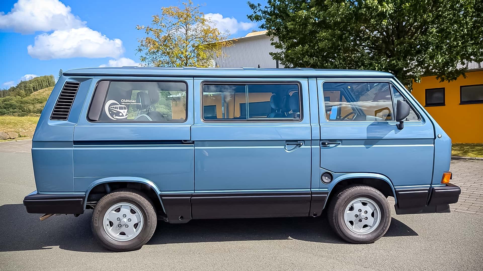 VW T3 Caravelle Carat (1990)