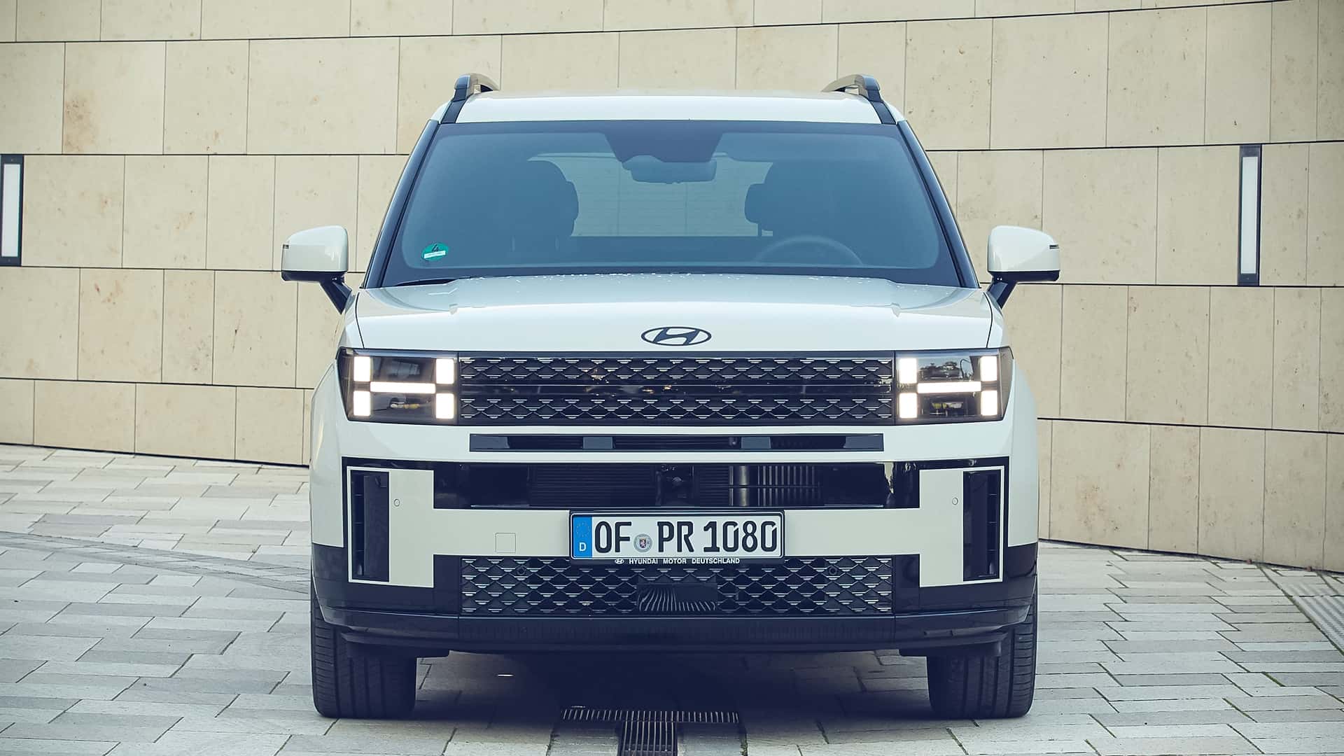 Hyundai Santa Fe Hybrid (2025)