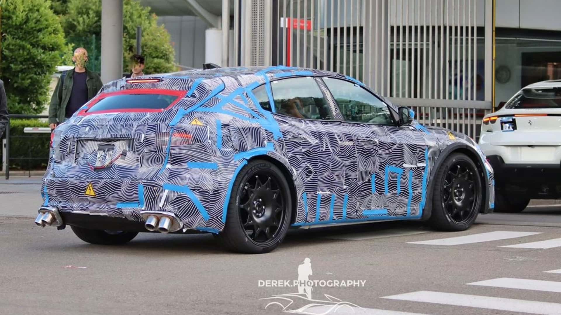 <p>Keledai uji EV Ferrari berdasarkan bodi Maserati Levante</p>