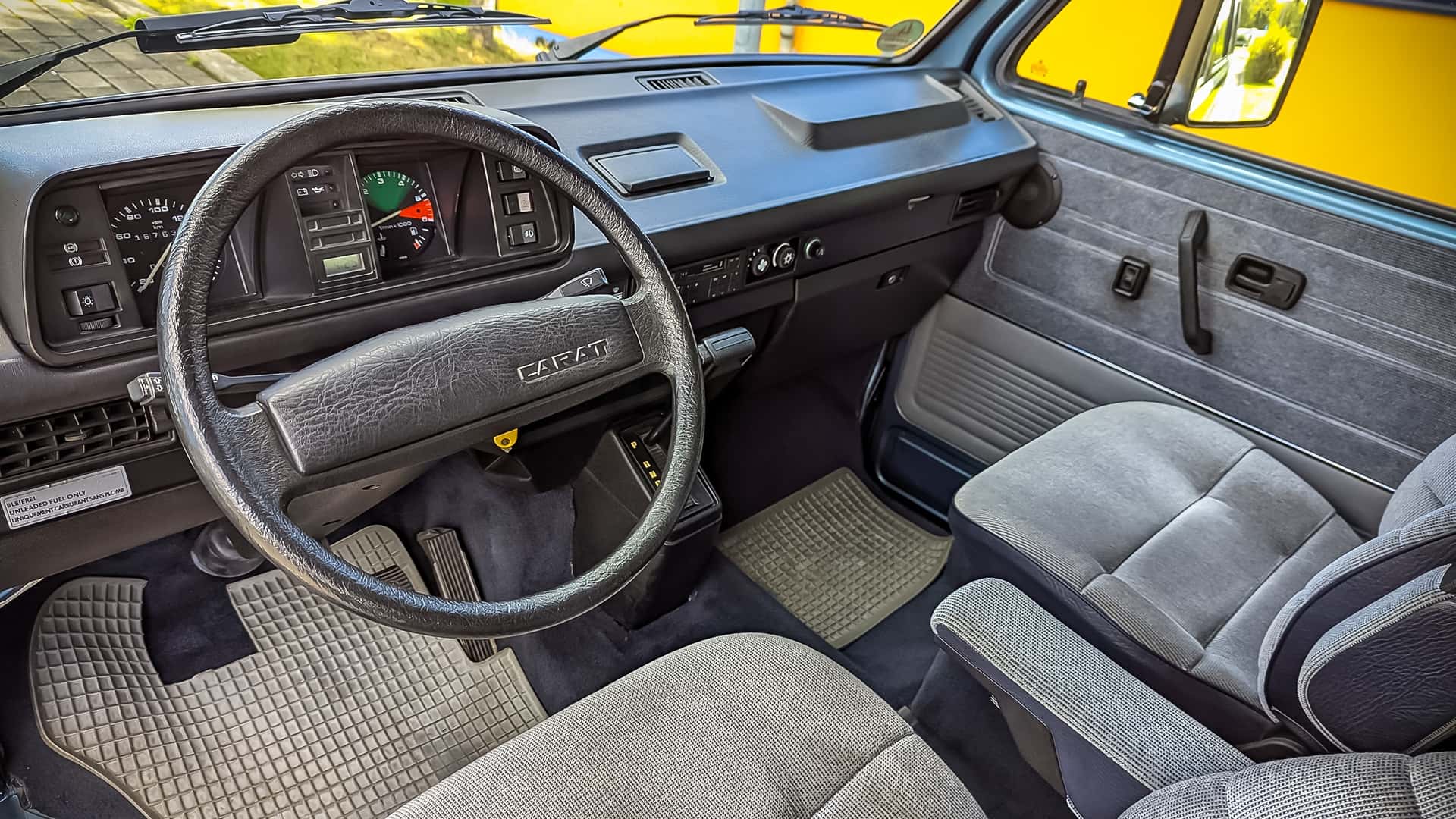 VW T3 Caravelle Carat (1990)