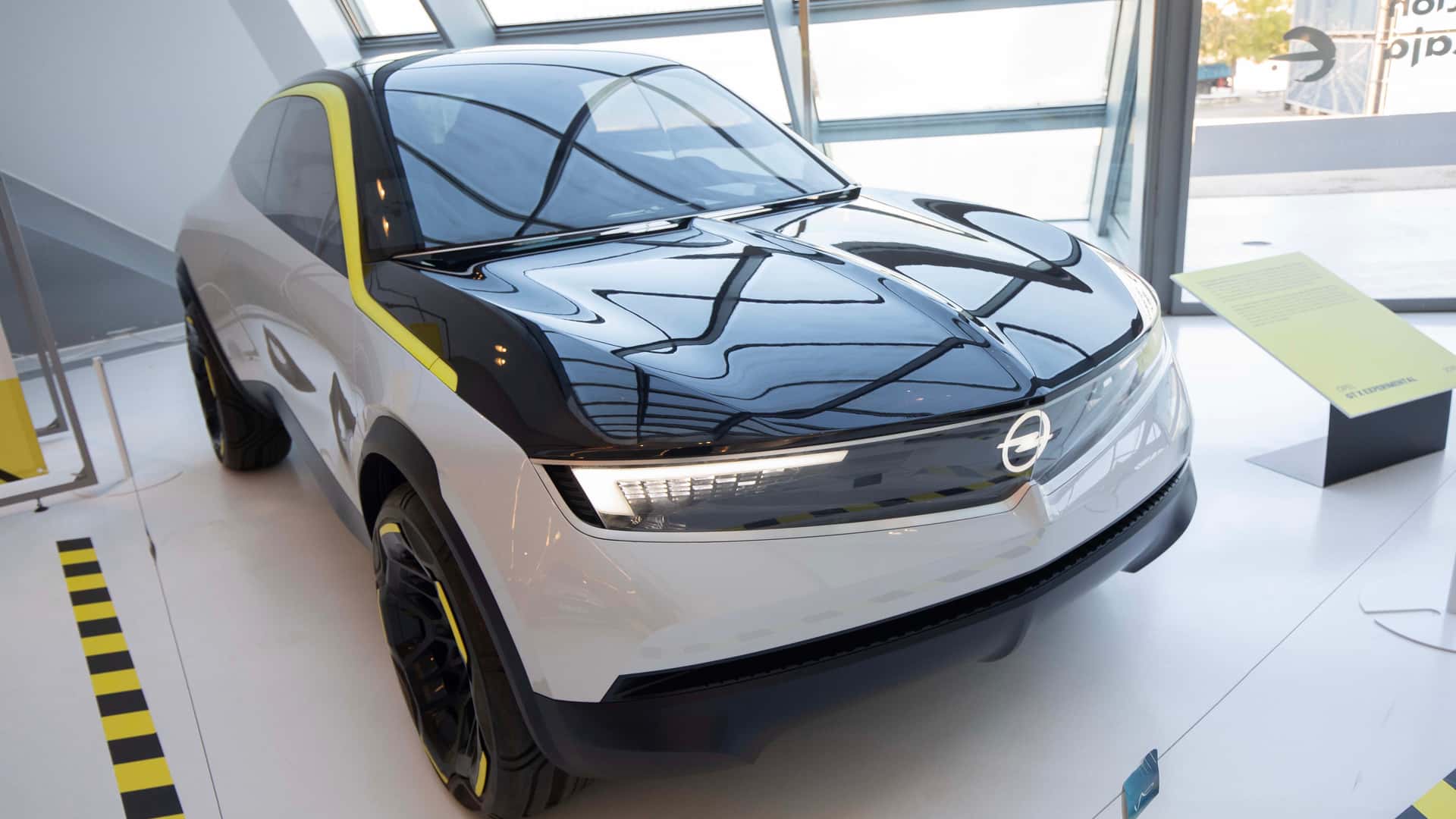 Opel LOVE 2025 exposición en Mobility City Zaragoza