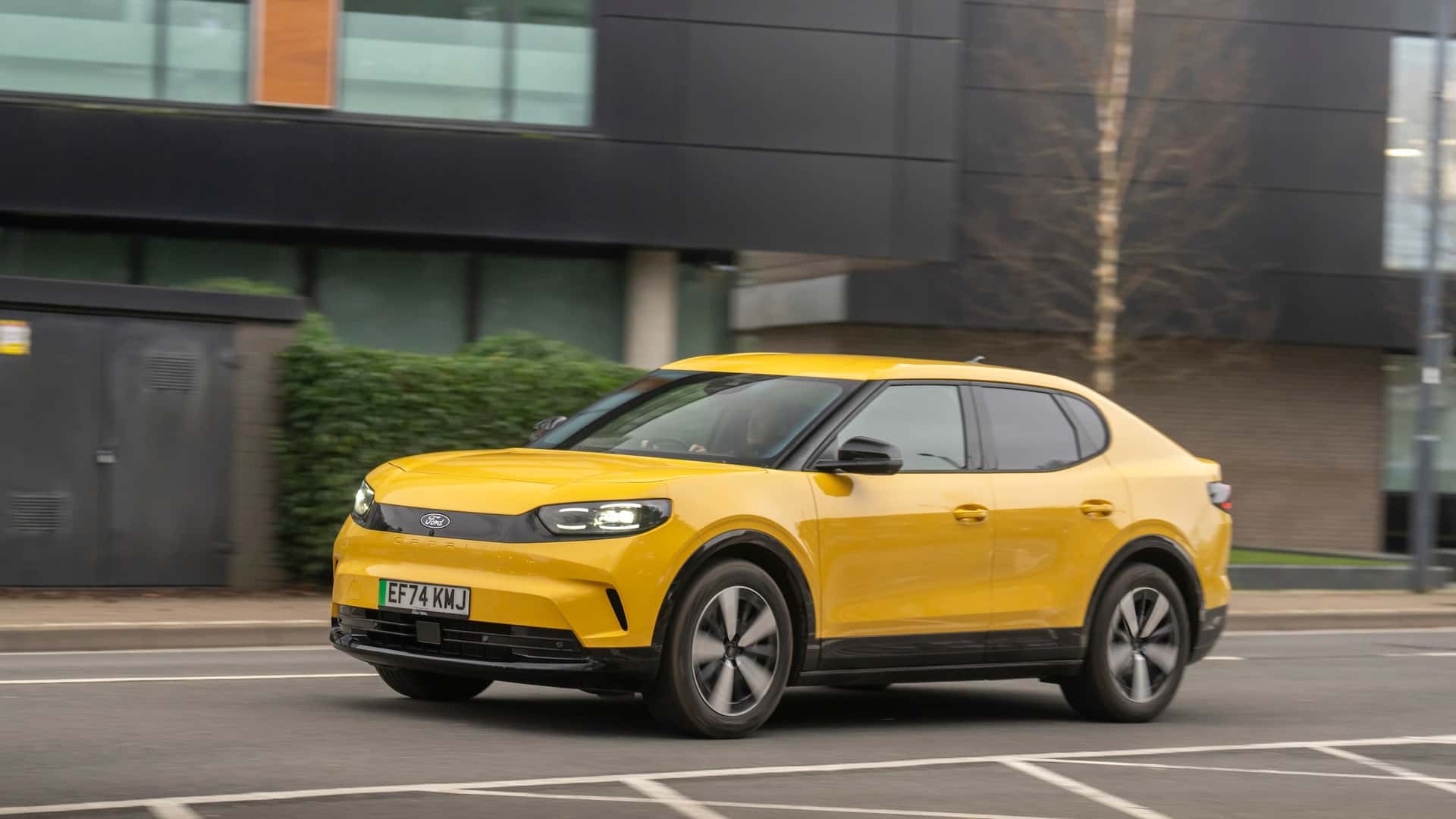 Foto Ulasan Ford Capri