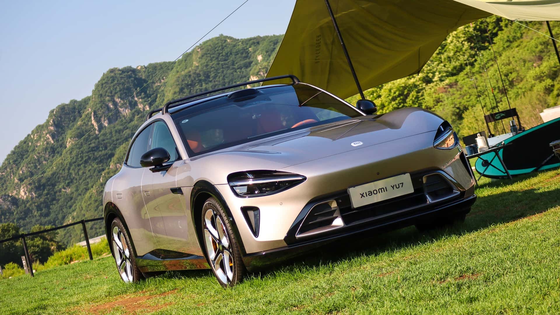 Cina Jatuh Cinta dengan Mobil Listrik Perusahaan Smartphone Ini