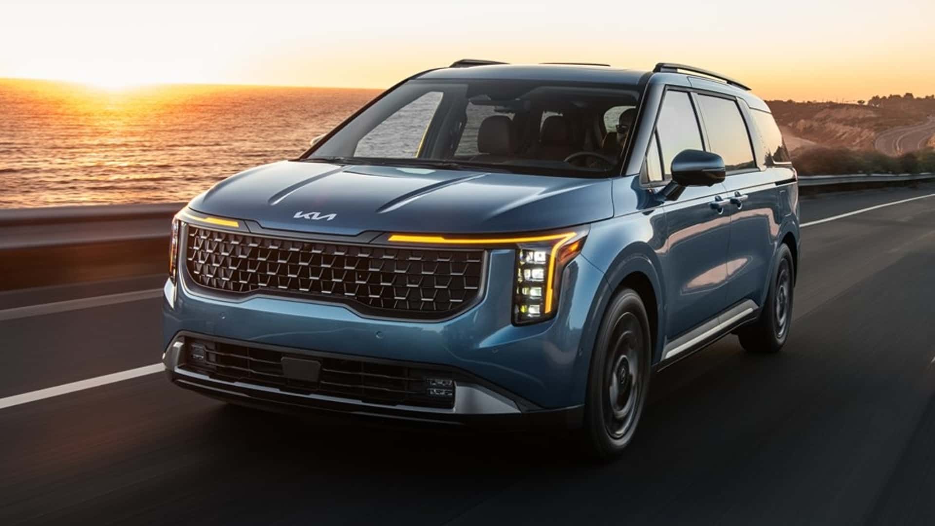 2026 Kia Carnival Exterior driving on a road
