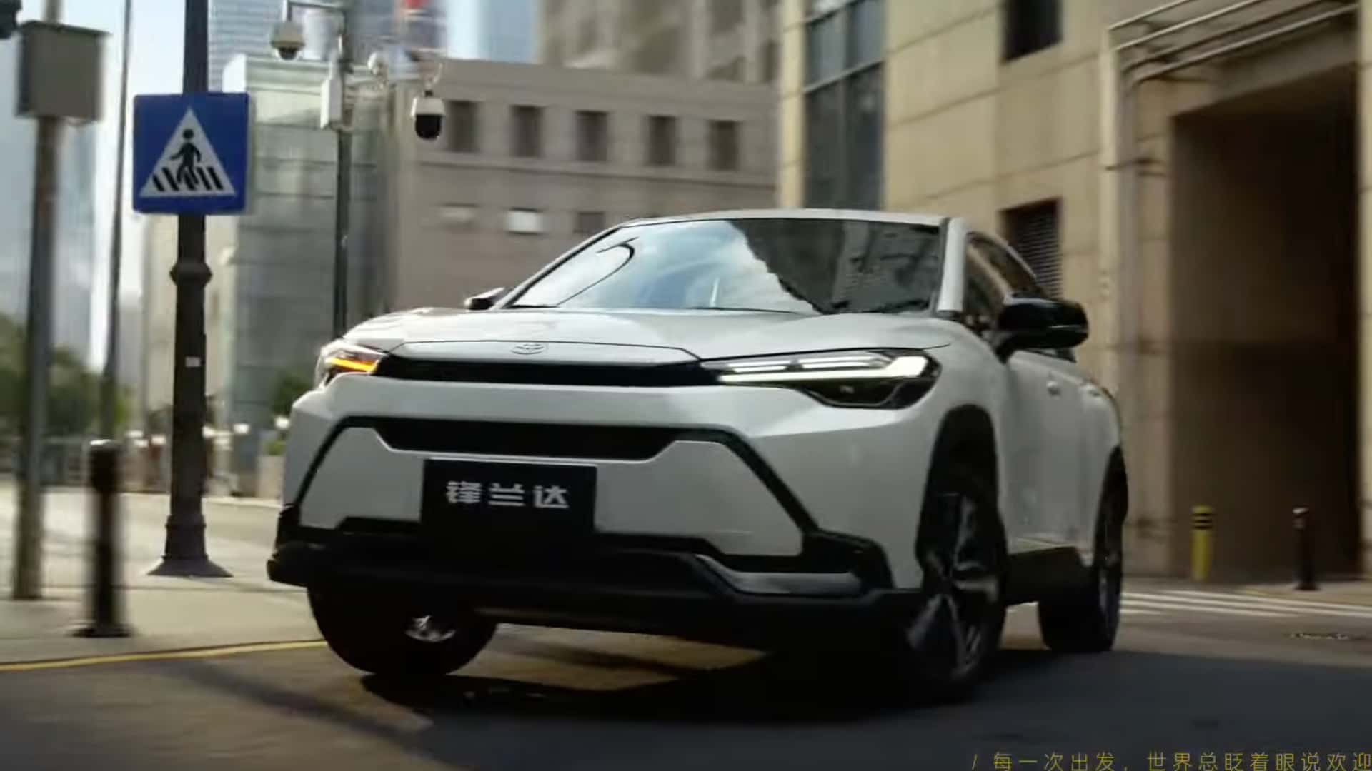 ¿Un nuevo Corolla Cross? Toyota lo llama Frontlander