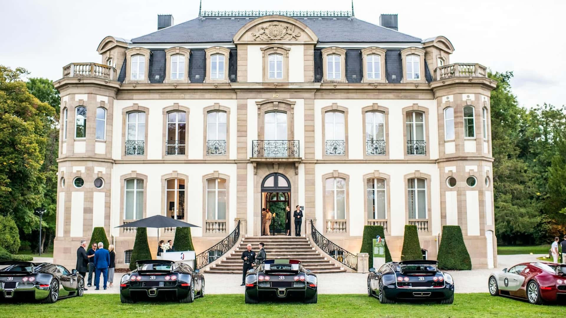Hommage à une icône : 20 ans de Veyron célébrés à Molsheim lors du Festival Bugatti