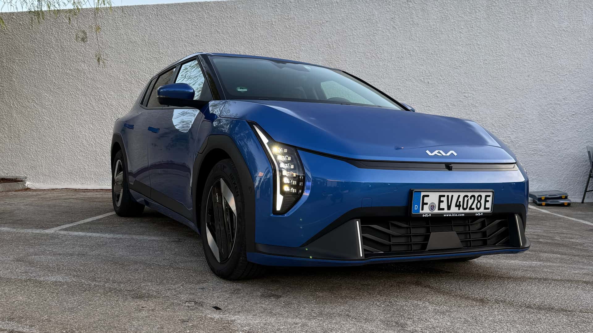 Kia EV4, primera prueba del compacto coreano fabricado en Europa