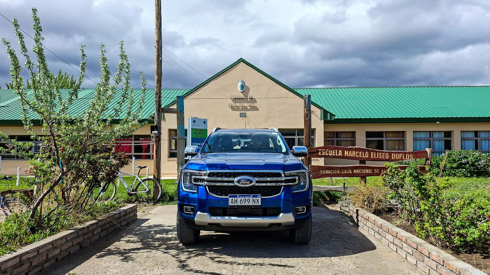 Ford re inauguró la escuela de Paso del Sapo