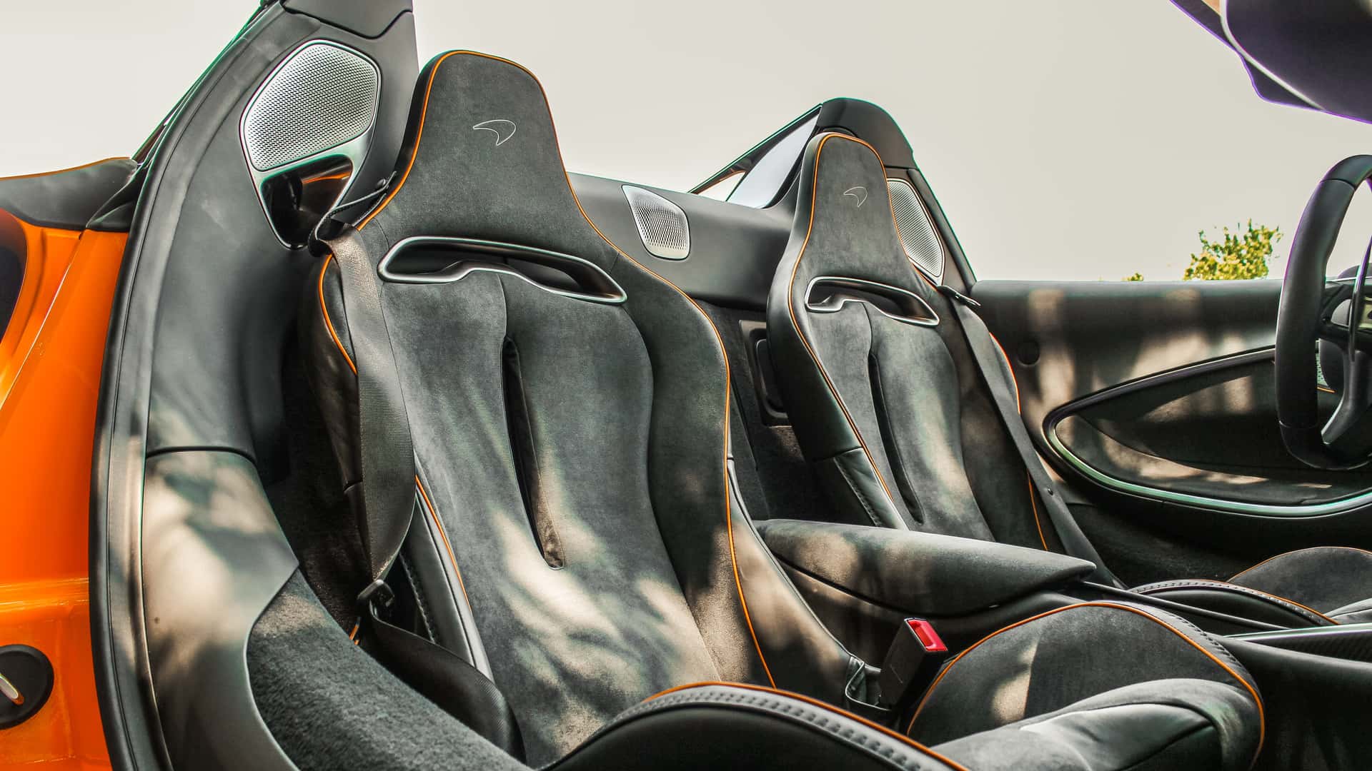 Ulasan McLaren Artura Spider