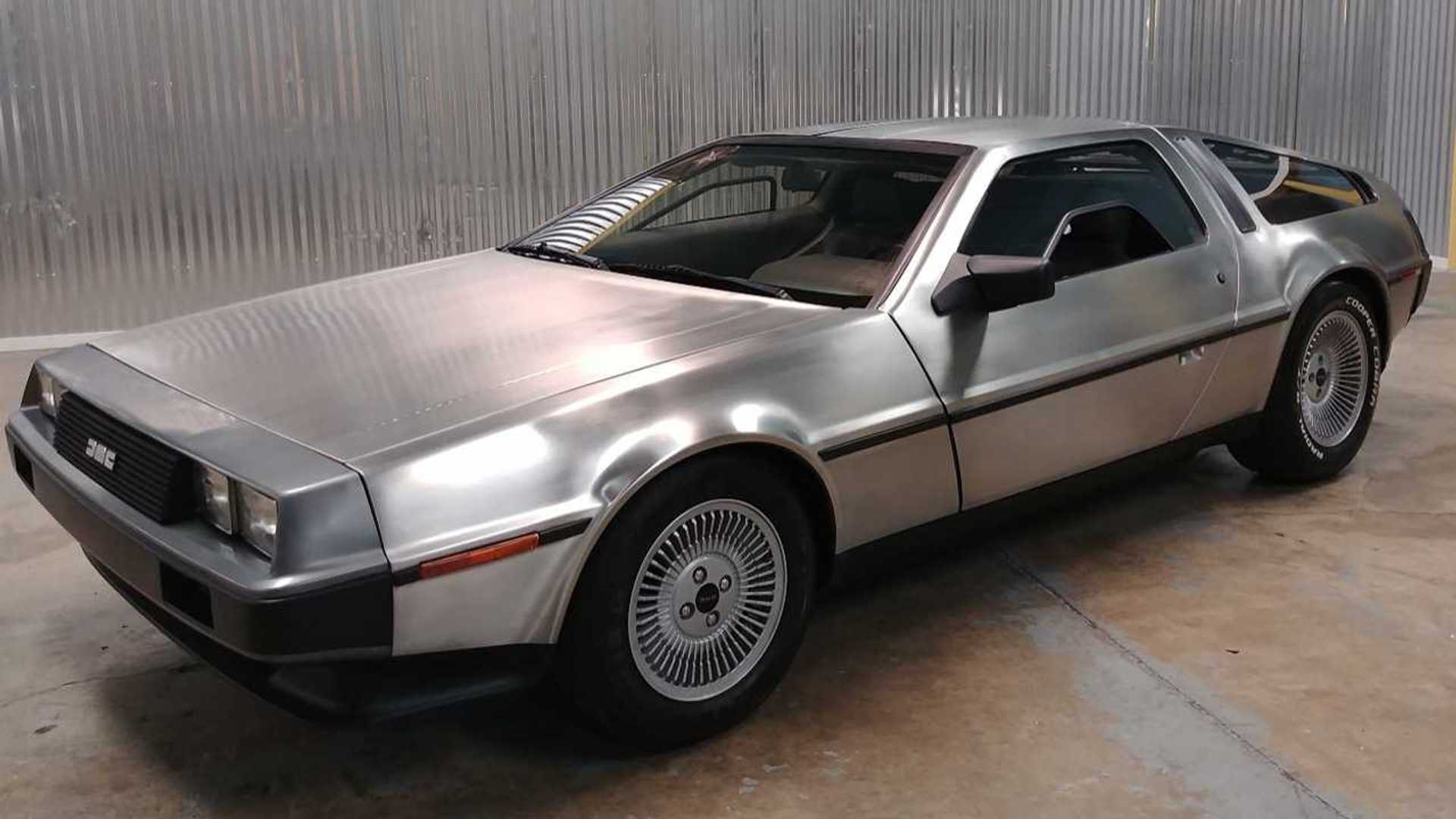 DeLorean DMC-12