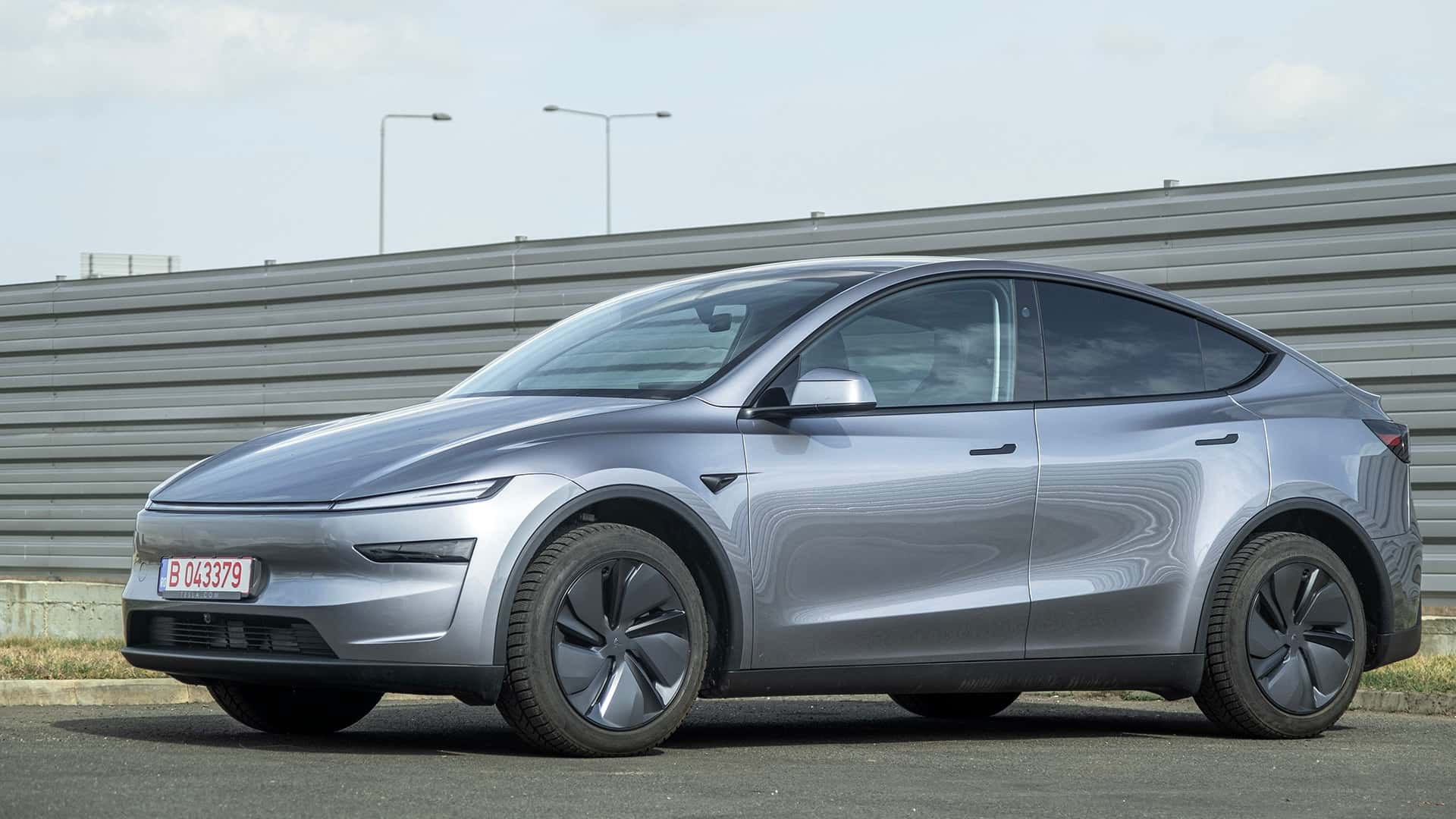 Série de lancement de la Tesla Model Y 2025 (spécifications européennes)