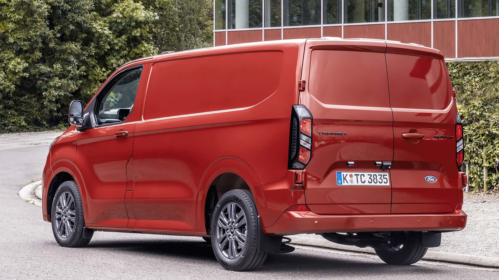 Ford Transit Custom (October 2023)