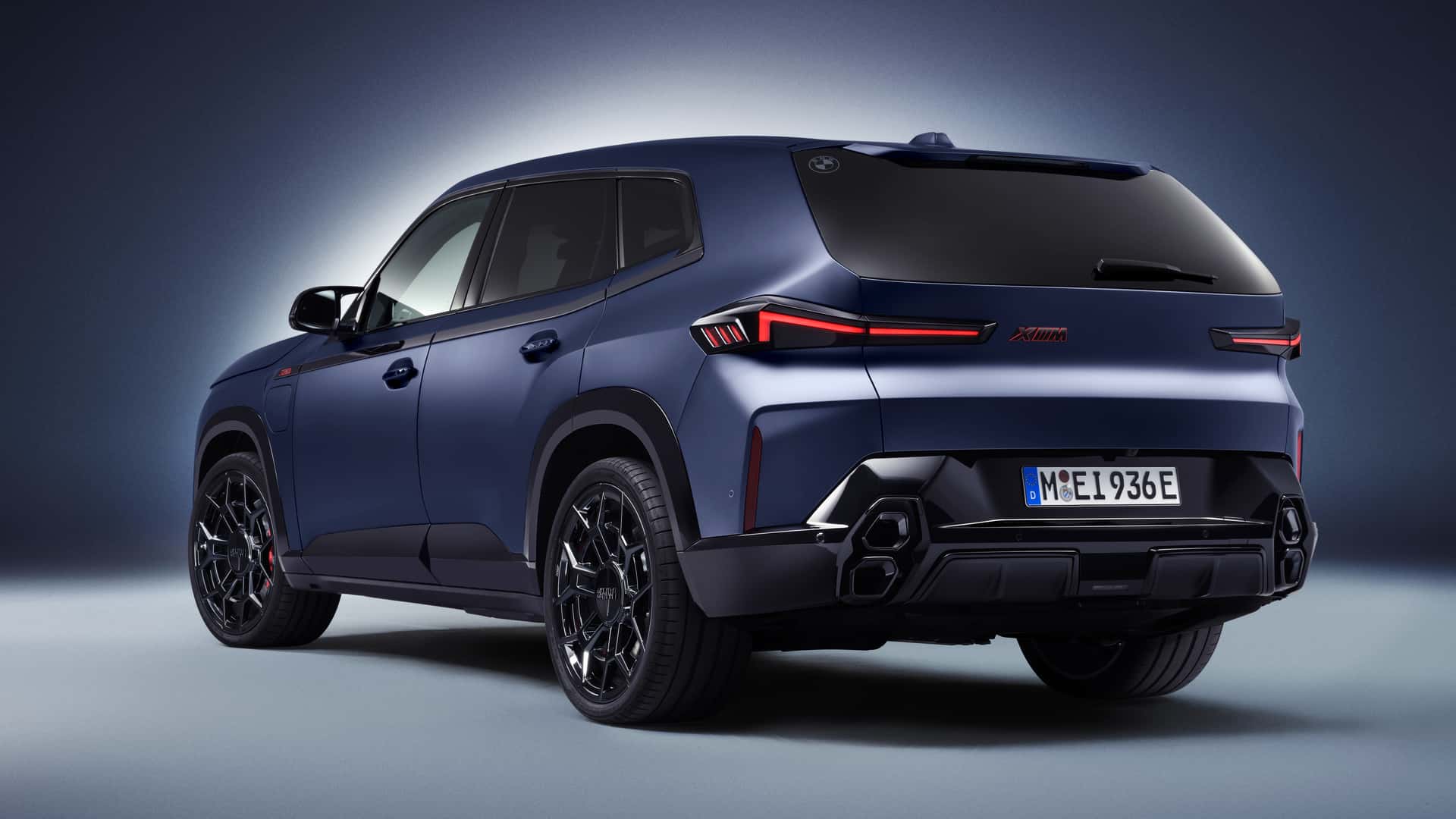 2026 BMW XM Label Exterior 4