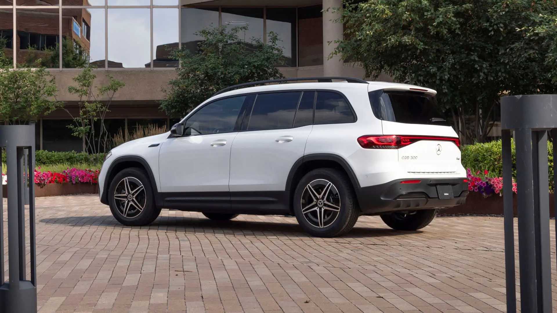 2022 Mercedes-Benz EQB exterior