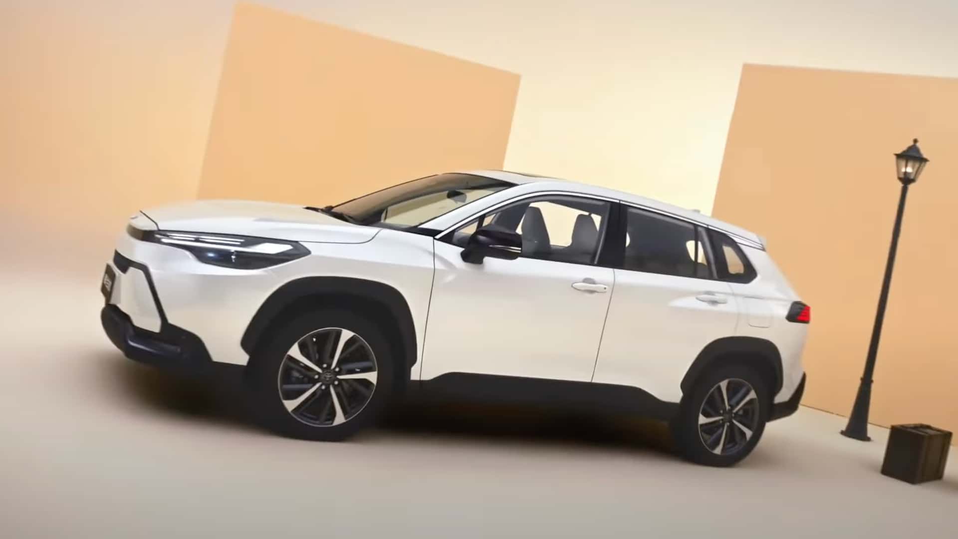 Toyota Frontlander 2026 (Corolla Cross chino)