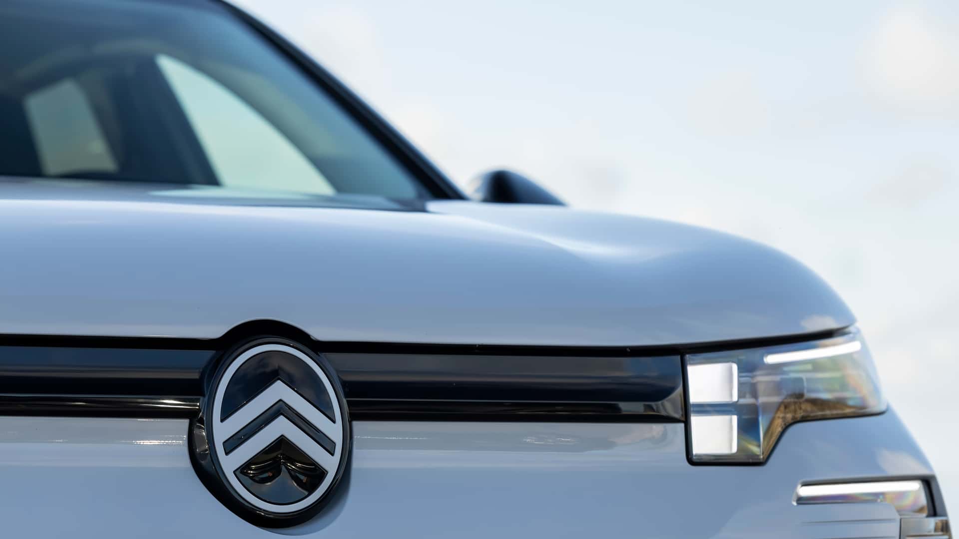 <p>Citroën C5 Aircross 2025, nuevo frontal y firma luminosa</p>